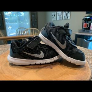 Size 7 Nikes